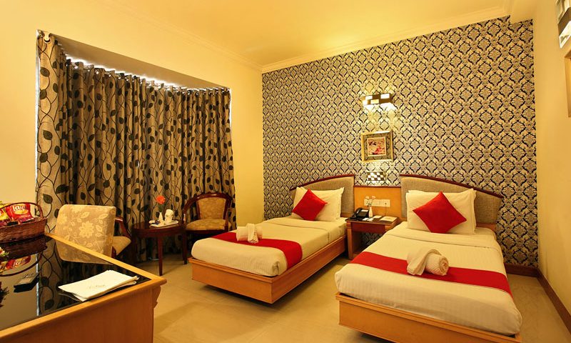 Deluxe Twin Size Bedroom in Park Residency